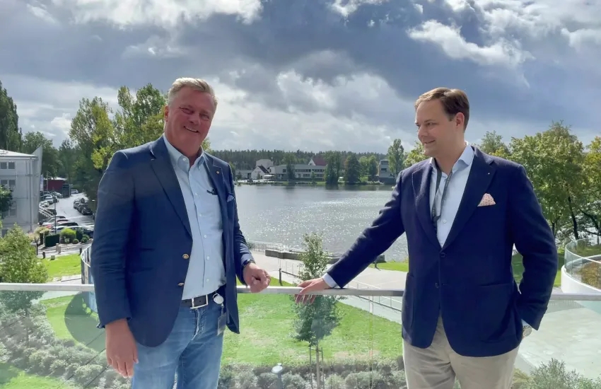 Christian Engel mit Dr. Marco Henry Neumueller