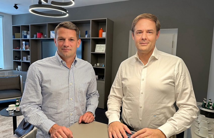 Philipp Haindl mit Dr. Marco Henry Neumueller