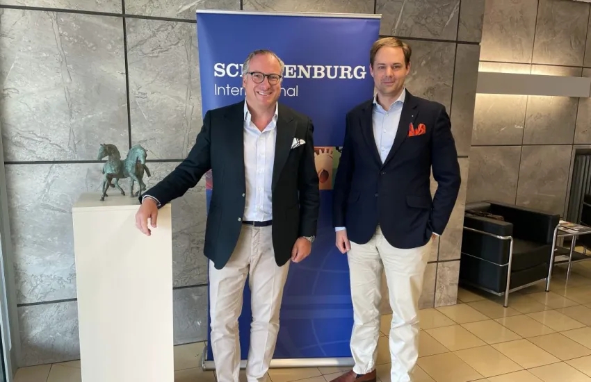 Florian G. Schauenburg und Dr. Marco Henry Neumueller