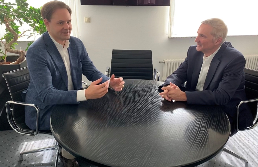 Dr. Marco Henry Neumueller mit Dr. Helmut Preßl