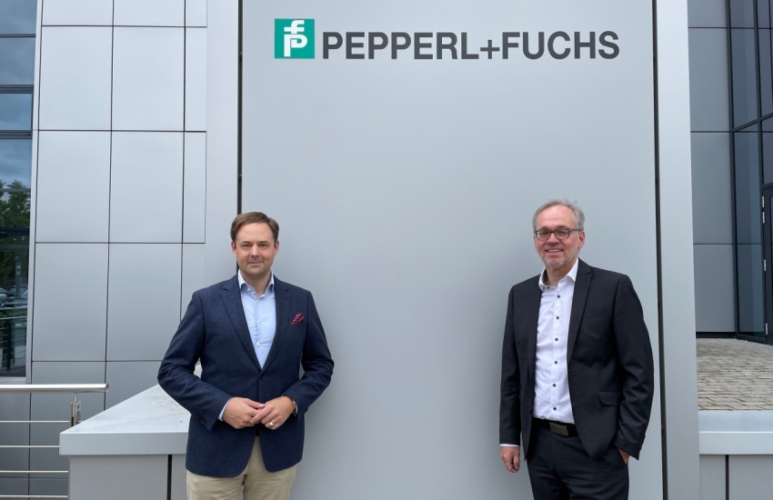 Dr. Marco Henry Neumueller mit Werner Guthier