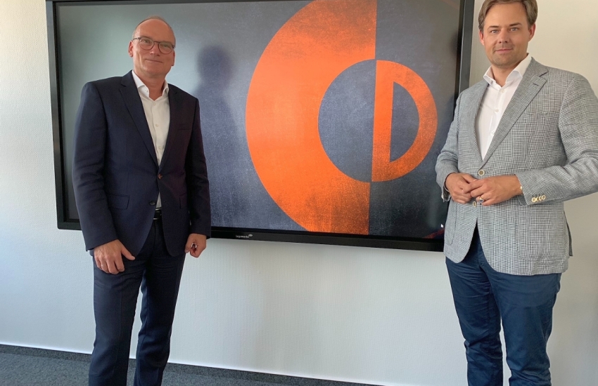 Thomas Besch und Dr. Marco Henry Neumueller