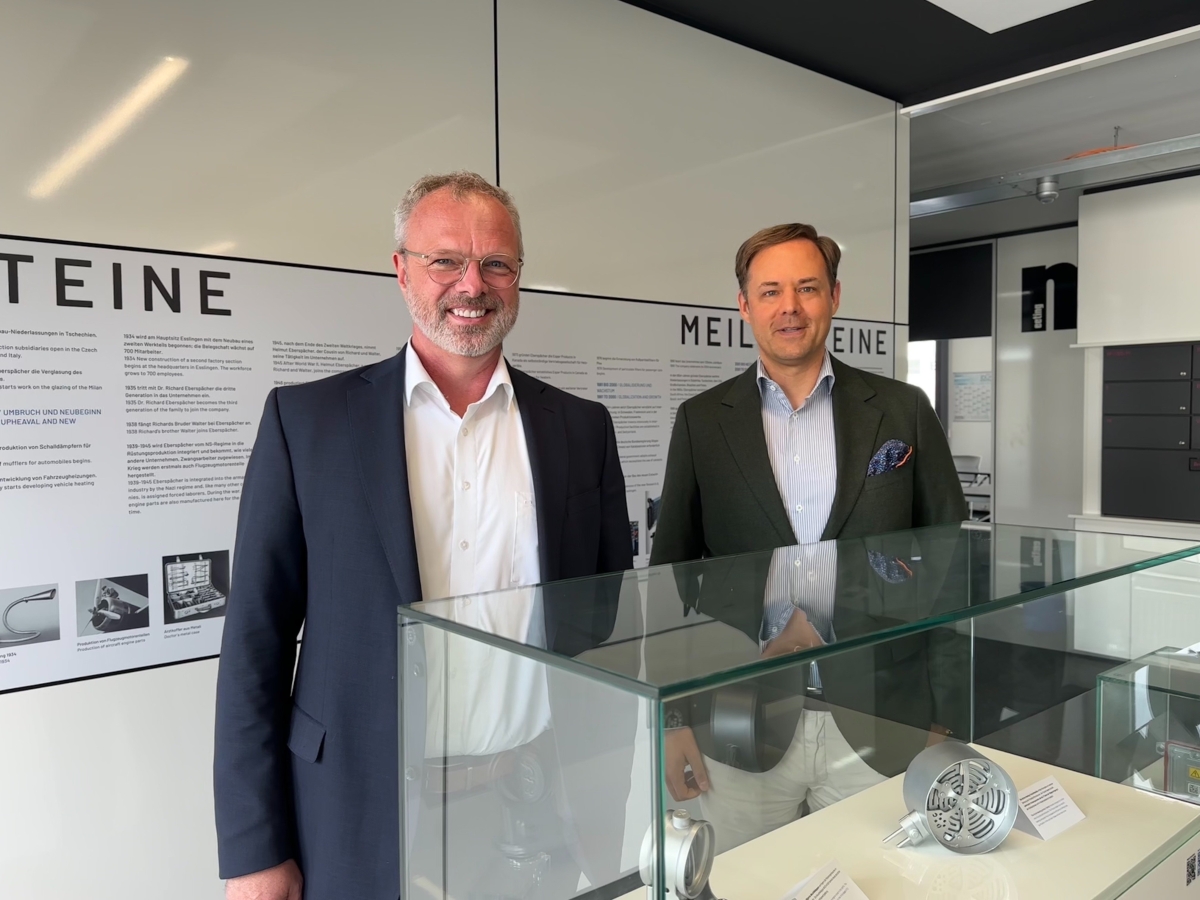 Jörg Stein mit Dr. Marco Henry Neumueller