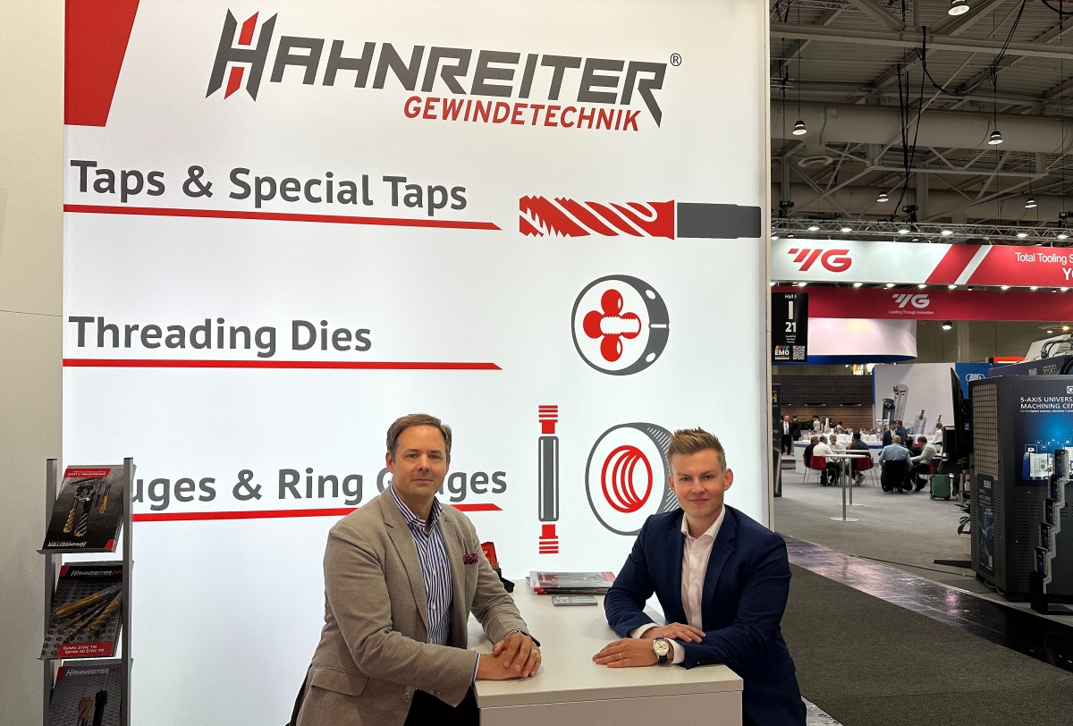 Dr. Marco Henry Neumueller mit Niklas Harzer